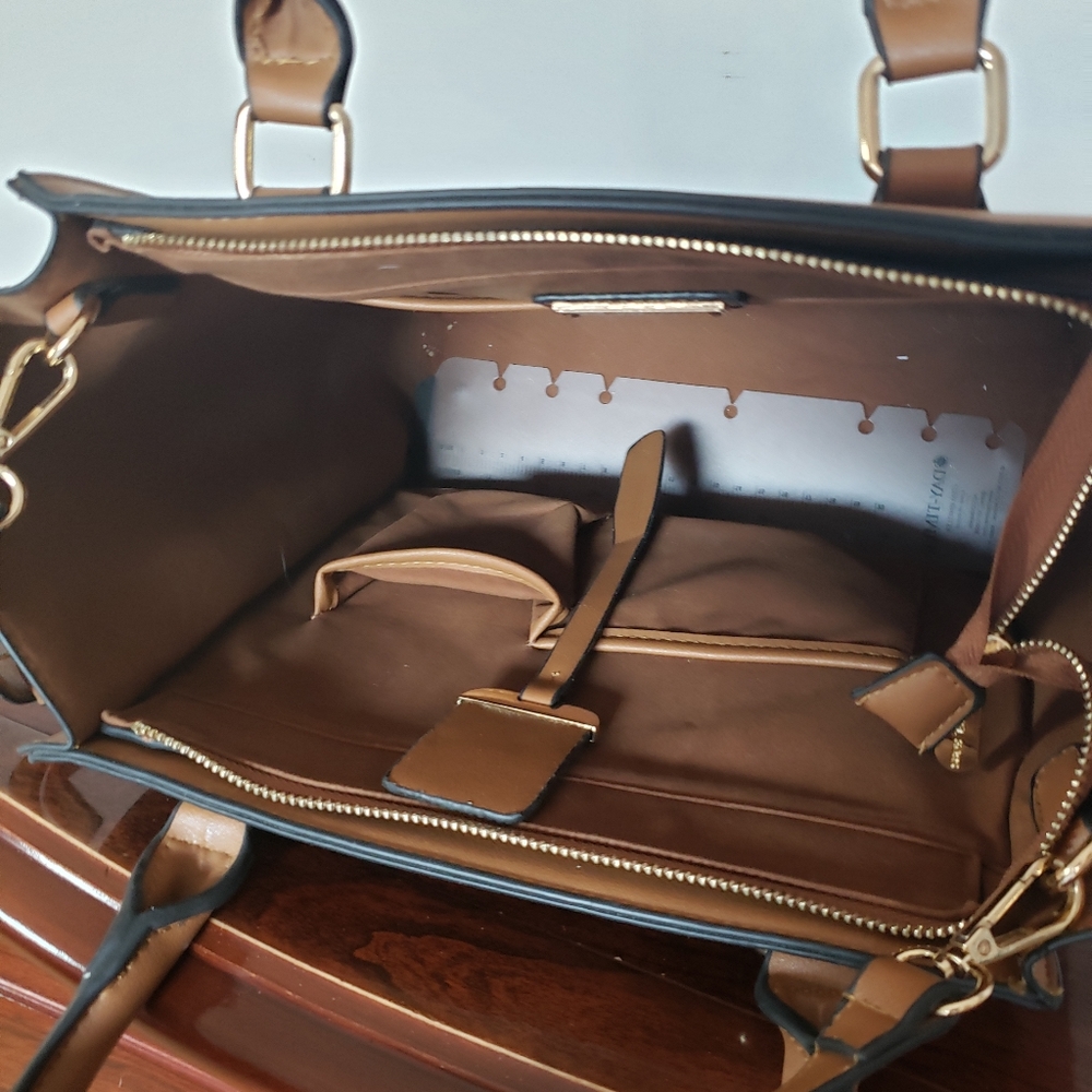 Purse - Picture 2 of 2